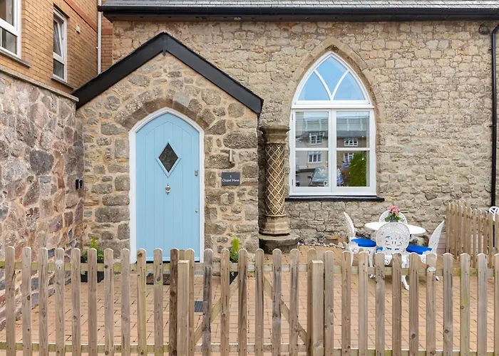 1 Chapel Mews