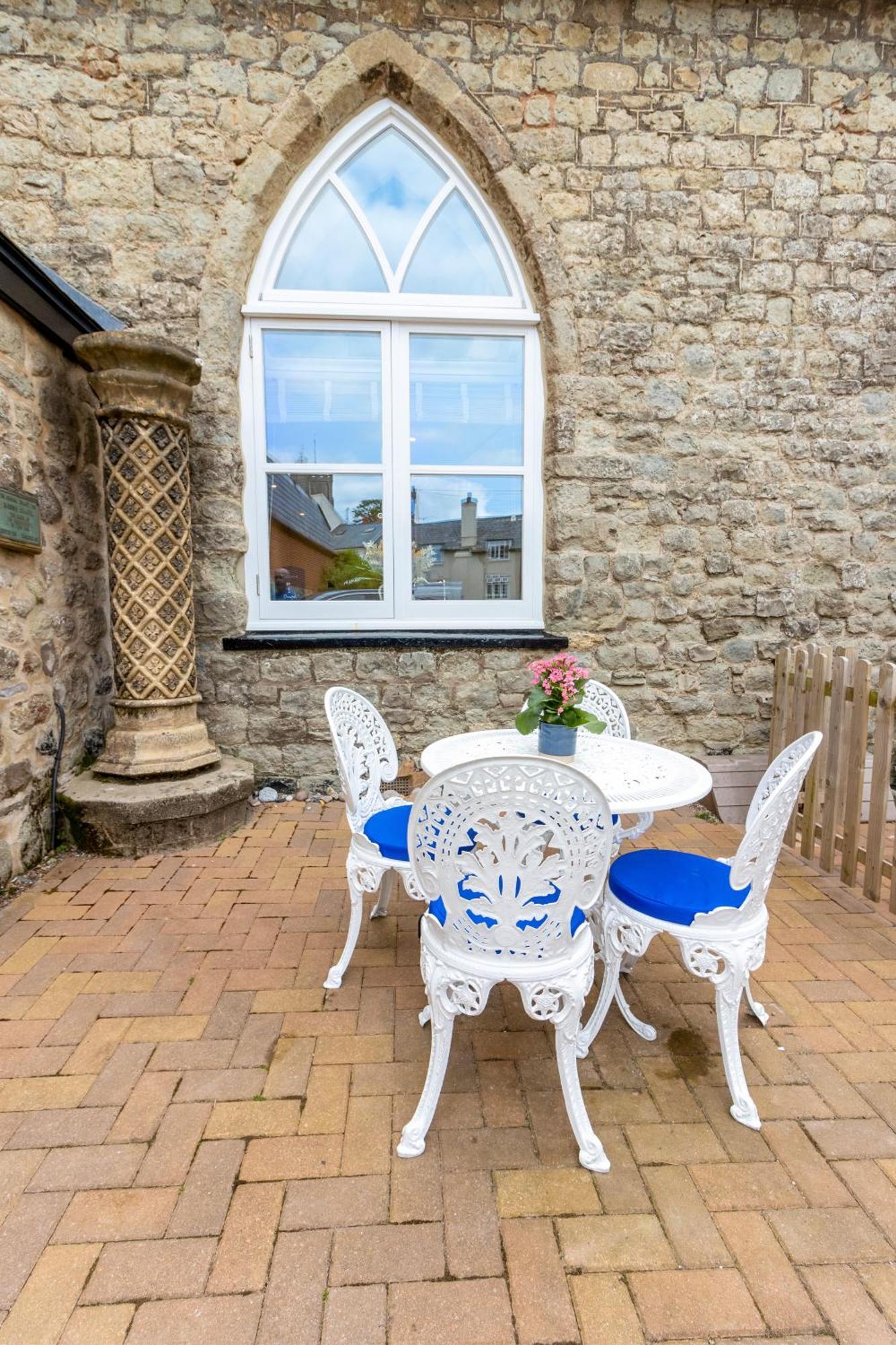 1 Chapel Mews